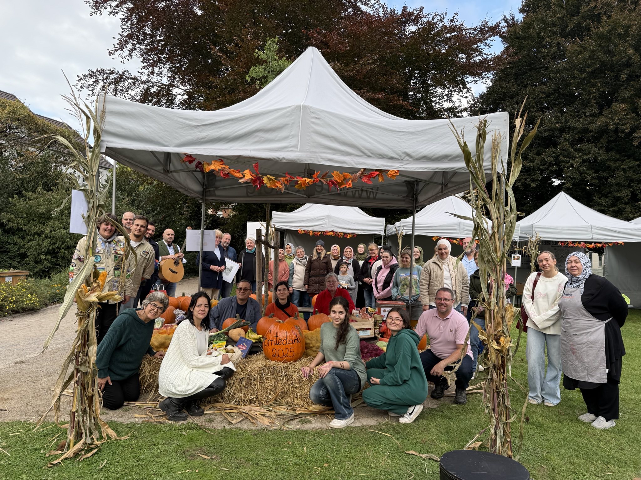 Gruppenfoto beim Erntedankfest im Jovypark Gladbeck